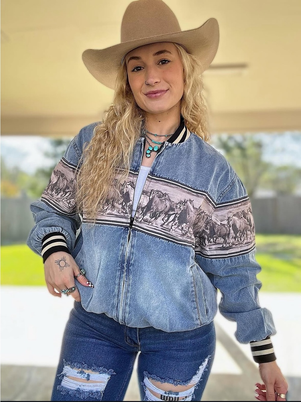 NWT Sterling Kreek Women’s Denim Western Horses Print Bomber Jacket - Light Blue